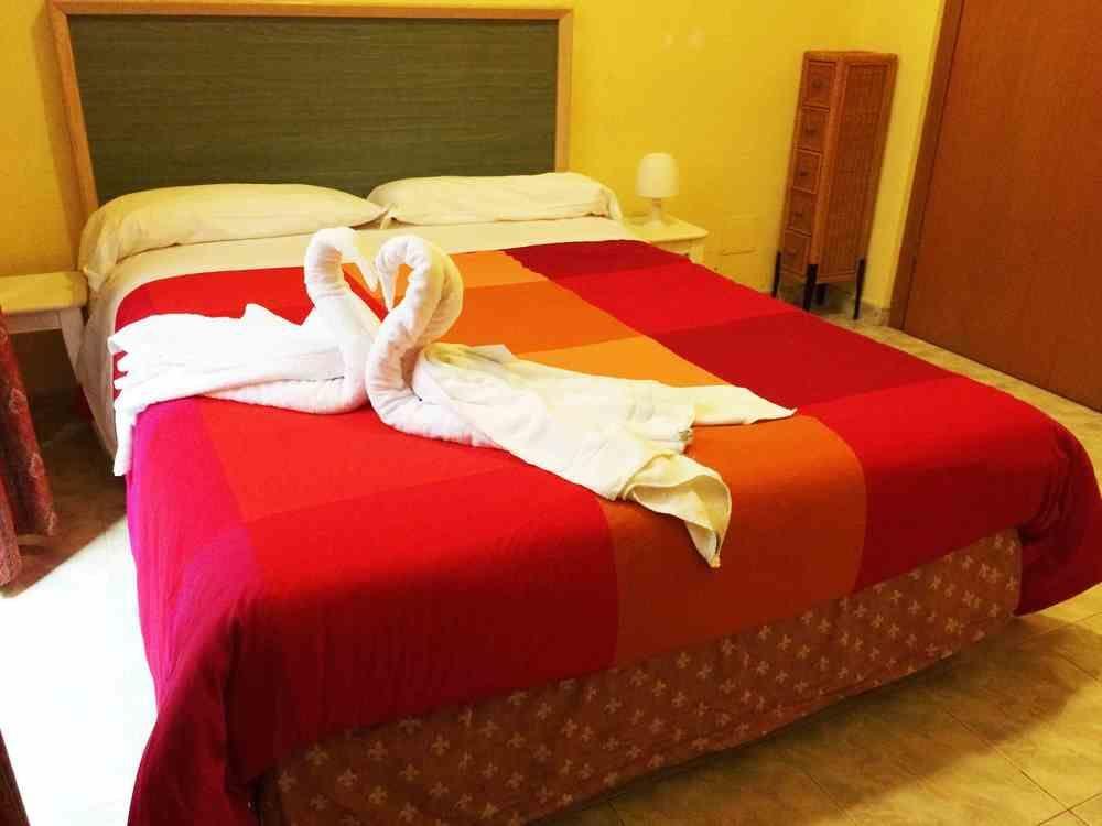 Roman Holidays Rooms Otranto Экстерьер фото